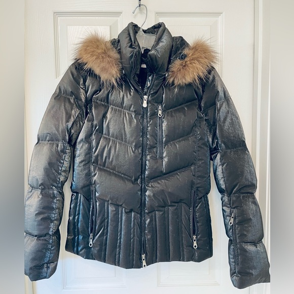Fur-hooded ski & snow jacket from A Diamond in the Snow, size 4 - Picture 2 of 16